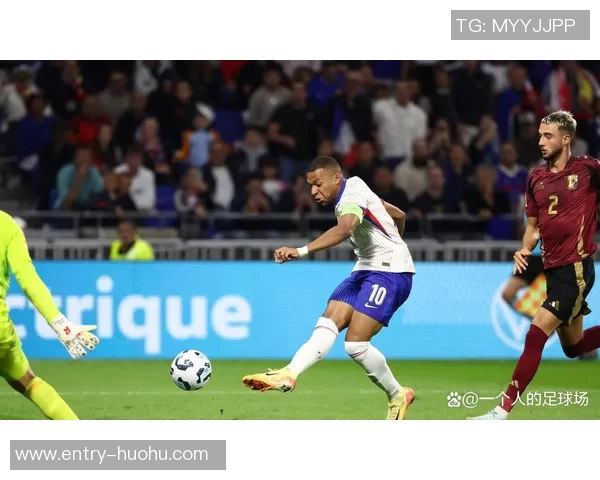 姆巴佩受伤仍在巴黎聚会引发争议形象问题引发热议